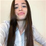 Laureata in Lingue con esperienza nell’insegnamento di inglese, francese, italiano — disponibile per lezioni a Lecce e online